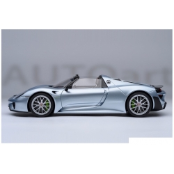 Porsche 918 Spyder Weissach Package 201 1:18 77923