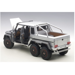 Mercedes Benz G63 AMG 6X6 2013 Silver 1:18 76301