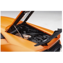 Lamborghini Huracan Performante 2017 an 1:12 12076