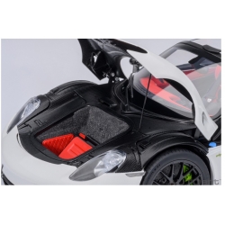 Porsche 918 Spyder Weissach Package 201 1:18 77920