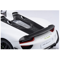 Porsche 918 Spyder Weissach Package 201 1:18 77920