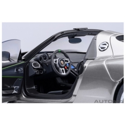 Porsche 918 Spyder Weissach Package 201 1:18 77922