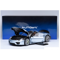Porsche 918 Spyder Weissach Package 201 1:18 77923
