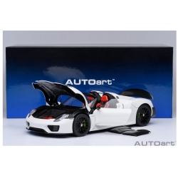 Porsche 918 Spyder Weissach Package 201 1:18 77920