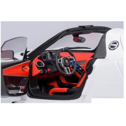 Porsche 918 Spyder Weissach Package 201 1:18 77920