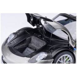 Porsche 918 Spyder Weissach Package 201 1:18 77922