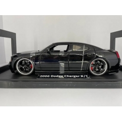 Dodge Charger 2006 R/T Black 1:18 90723B