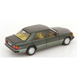 Mercedes Benz 230E W124 1990 Night Gre 1:18 183952