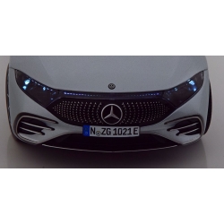 Mercedes Benz EQS 2021 High tech silve 1:18 982/50