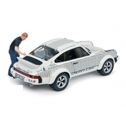 Porsche 911 Walter Röhrl x911 with  1:18 450024900