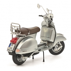 Vespa PX 125 Silver metallic with 1:10 450667200